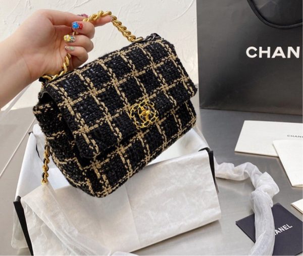 Black gold woman shoulder Chanel  handbag Discount