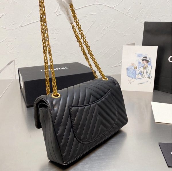 Black Chanel woman handbag Sale