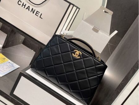 Chanel woman black Shoulder handbag For Cheap