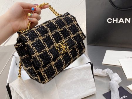 Black gold woman shoulder Chanel  handbag Discount