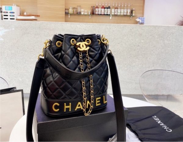 Black Chanel woman handbag For Cheap